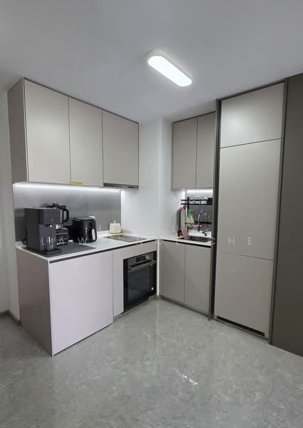 Sengkang Grand Residences, 88 Compassvale Bow, 2 Bedrooms, 624 sqft, Condominium For Sale, by Joshua Lawrence Che, 500179685 - Kitchen - PropertyGuru.com.sg