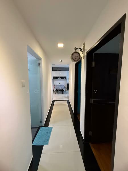 Bishan Loft, 33 Bishan Street 11, 4 Bedrooms, 1,485 sqft, Condominium For Sale, by Joseph Lim 林有利, 500179687 - Corridor - PropertyGuru.com.sg