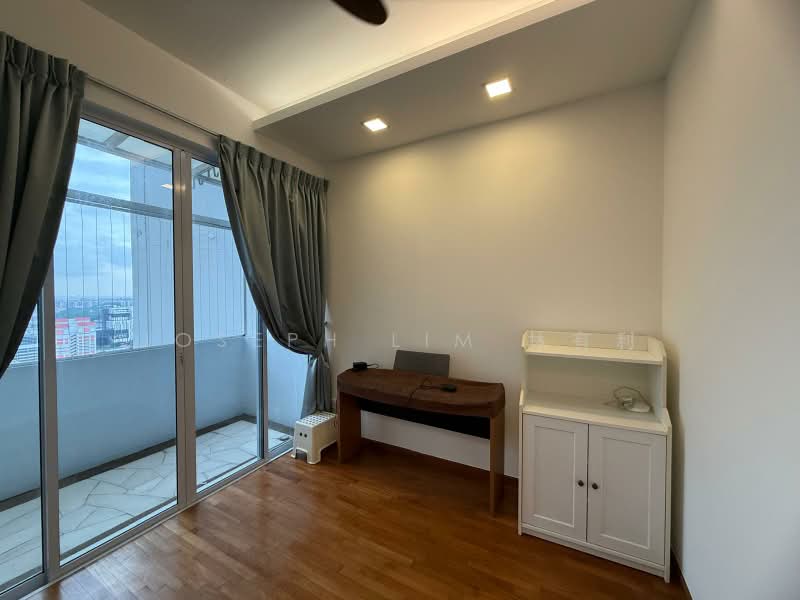 Bishan Loft, 33 Bishan Street 11, 4 Bedrooms, 1,485 sqft, Condominium For Sale, by Joseph Lim 林有利, 500179687 - Balcony - PropertyGuru.com.sg