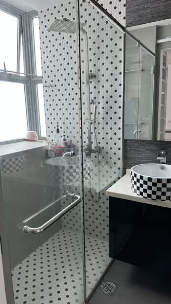 Bishan Loft, 33 Bishan Street 11, 4 Bedrooms, 1,485 sqft, Condominium For Sale, by Joseph Lim 林有利, 500179687 - Bathroom - PropertyGuru.com.sg