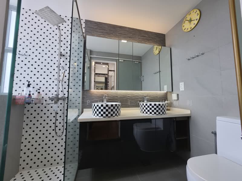 Bishan Loft, 33 Bishan Street 11, 4 Bedrooms, 1,485 sqft, Condominium For Sale, by Joseph Lim 林有利, 500179687 - Bathroom - PropertyGuru.com.sg