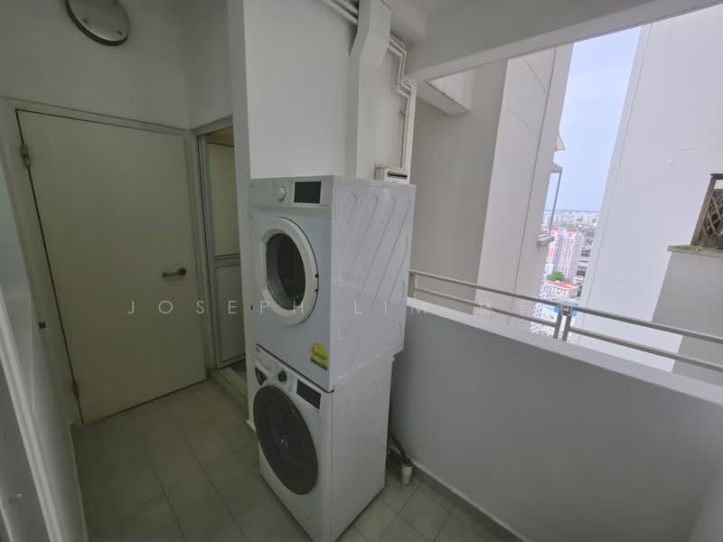 Bishan Loft, 33 Bishan Street 11, 4 Bedrooms, 1,485 sqft, Condominium For Sale, by Joseph Lim 林有利, 500179687 - Balcony - PropertyGuru.com.sg