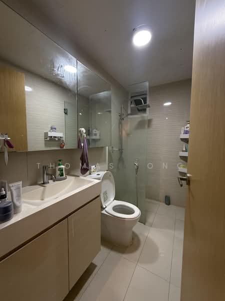 The Tampines Trilliant, 21 Tampines Central 7, 3 Bedrooms, 1,350 sqft, Executive Condominium For Sale, by Thomas Tong, 500179689 - Bathroom - PropertyGuru.com.sg