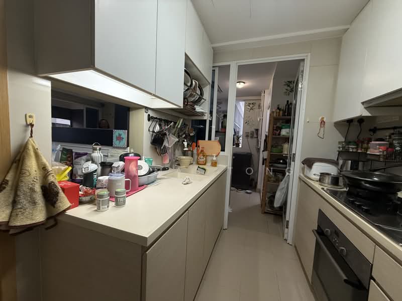 The Tampines Trilliant, 21 Tampines Central 7, 3 Bedrooms, 1,350 sqft, Executive Condominium For Sale, by Thomas Tong, 500179689 - Kitchen - PropertyGuru.com.sg
