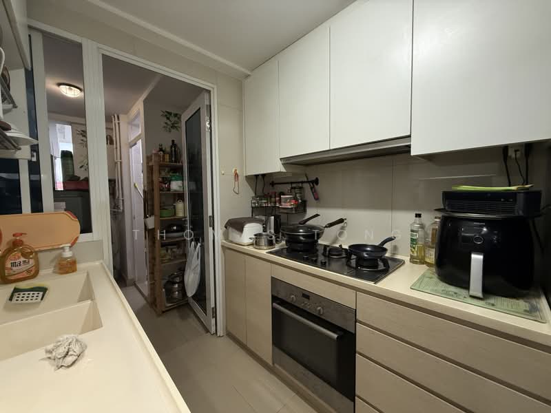 The Tampines Trilliant, 21 Tampines Central 7, 3 Bedrooms, 1,350 sqft, Executive Condominium For Sale, by Thomas Tong, 500179689 - Kitchen - PropertyGuru.com.sg