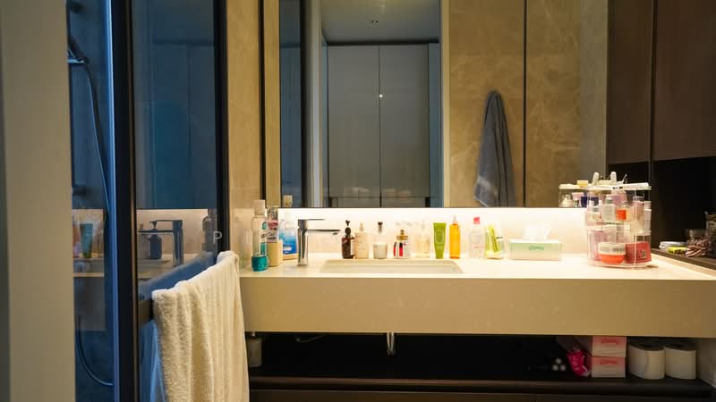 Amber Park, 18 Amber Gardens, 4 Bedrooms, 1,572 sqft, Condominium For Sale, by Peric Guo, 500179694 - Master Bathroom - PropertyGuru.com.sg