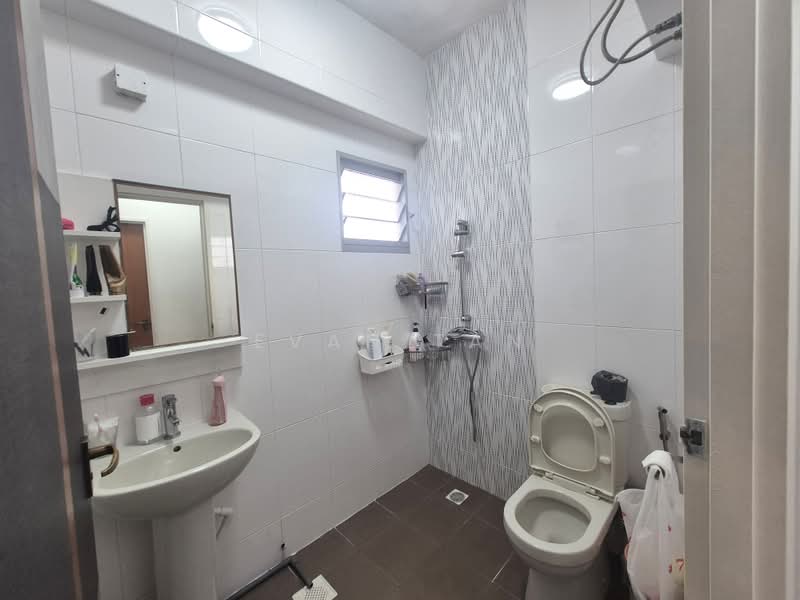 140A Corporation Drive, 140A Corporation Drive, 3 Bedrooms, 1,001 sqft, HDB Flat For Sale, by Evan Tan, 500179709 - Bathroom - PropertyGuru.com.sg