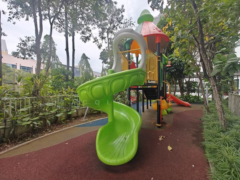 Visioncrest, 37 Oxley Rise, 2 Bedrooms, 915 sqft, Condominium For Rent, by Jacqlyn Lee, 500179732 - Exterior - PropertyGuru.com.sg