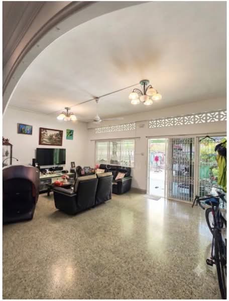 East Coast Road, East Coast Road, Katong,, 4 Bedrooms, 2,411 sqft, Terraced House For Sale, by Joy Chung, 500179733 - Living Room - PropertyGuru.com.sg