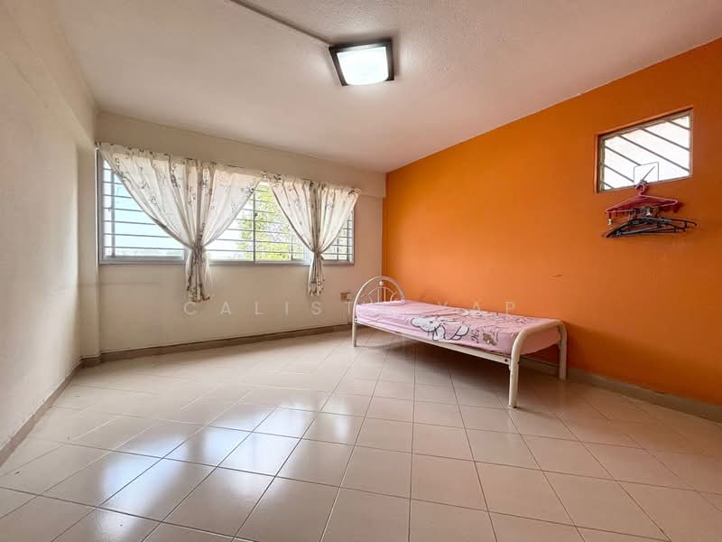 612 Hougang Avenue 8, 612 Hougang Avenue 8, 3 Bedrooms, 1,302 sqft, HDB Flat For Sale, by Calista Yap, 500179750 - Bedroom - PropertyGuru.com.sg