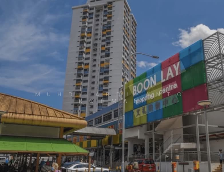209 Boon Lay Place, 209 Boon Lay Place, 2 Bedrooms, 699 sqft, HDB Flat For Sale, by Muhd. Ardiyanto Rohman, 500179753 - Exterior - PropertyGuru.com.sg