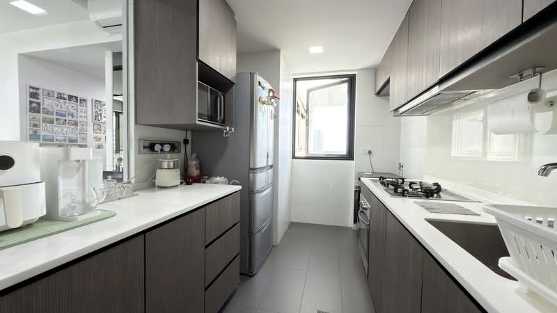 Riverparc Residence, 94 Punggol Drive, 3 Bedrooms, 1,227 sqft, Executive Condominium For Sale, by Tracey Yeo, 500179754 - Kitchen - PropertyGuru.com.sg