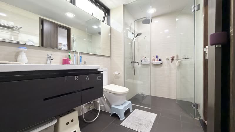 Riverparc Residence, 94 Punggol Drive, 3 Bedrooms, 1,227 sqft, Executive Condominium For Sale, by Tracey Yeo, 500179754 - Bathroom - PropertyGuru.com.sg