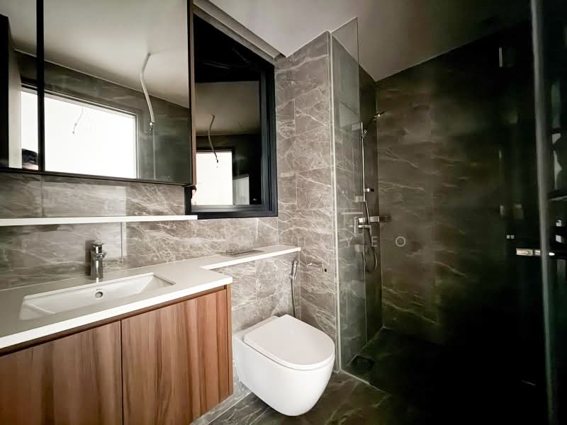 Lentor Modern, Lentor Central, 3 Bedrooms, 990 sqft, Condominium For Sale, by Kenneth Yeo, 500179755 - Bathroom - PropertyGuru.com.sg