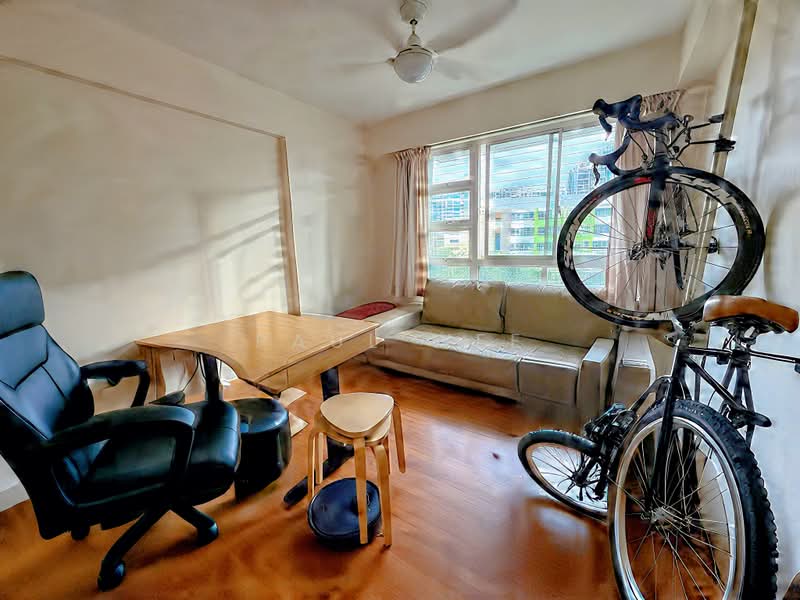 269B Punggol Field, 269B Punggol Field, 3 Bedrooms, 1,033 sqft, HDB Flat For Sale, by Paul Wee, 500179759 - Living Room - PropertyGuru.com.sg
