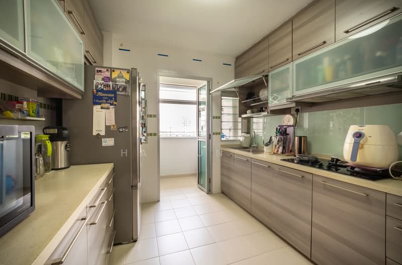 449 Yishun Ring Road, 449 Yishun Ring Road, 3 Bedrooms, 1,033 sqft, HDB Flat For Sale, by Haolun Li, 500179769 - Kitchen - PropertyGuru.com.sg