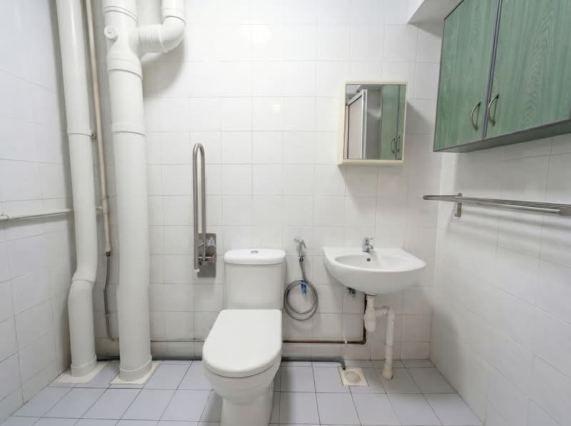 484D Choa Chu Kang Avenue 5, 484D Choa Chu Kang Avenue 5, Room Rental, 100 sqft, HDB Flat For Rent, by Jake Chu, 500179772 - Bathroom - PropertyGuru.com.sg