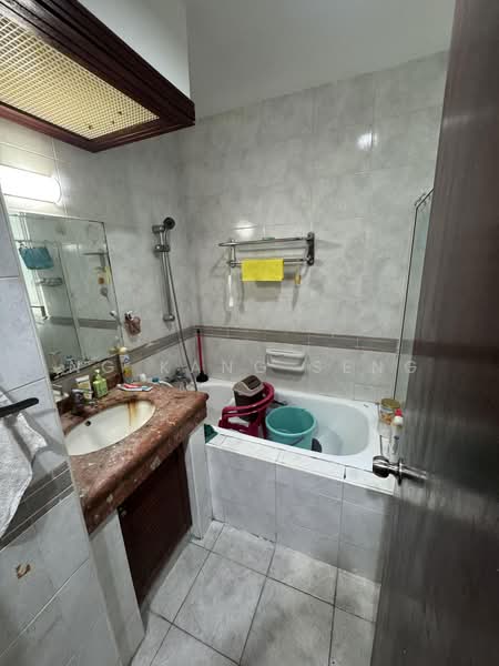 Northvale, 61 Choa Chu Kang Loop, 1 Bedroom, 721 sqft, Condominium For Sale, by Ng Kang Seng, 500179777 - Bathroom - PropertyGuru.com.sg