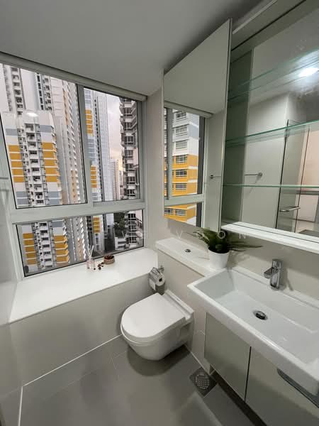 The Regency at Tiong Bahru, 36 Chay Yan Street, Room Rental, 180 sqft, Condominium For Rent, by Steve Voon, 500179779 - Bathroom - PropertyGuru.com.sg