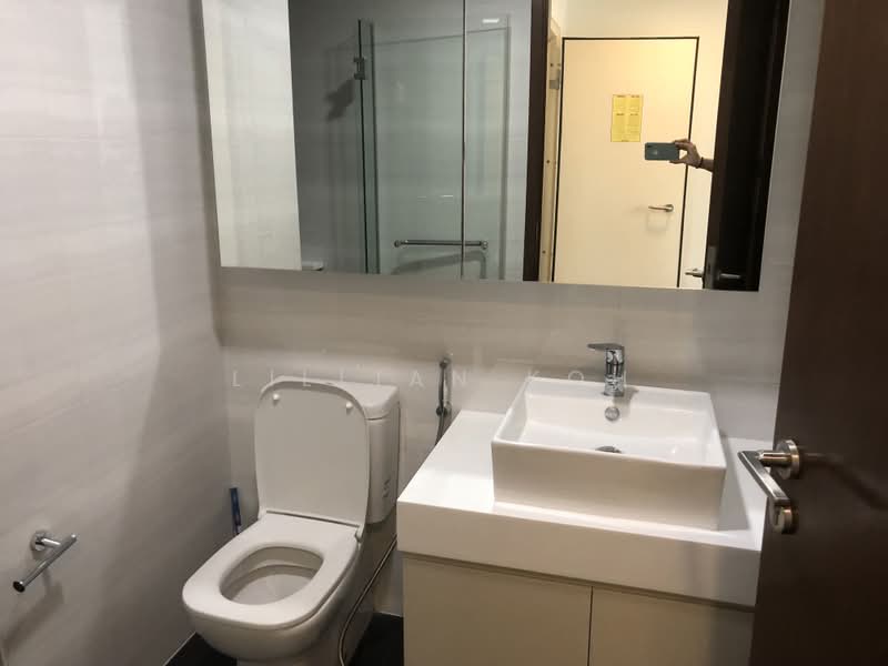Urban Residences, 10 Lorong Ah Soo, 1 Bedroom, 484 sqft, Condominium For Rent, by Lillian Koh, 500179780 - Bathroom - PropertyGuru.com.sg