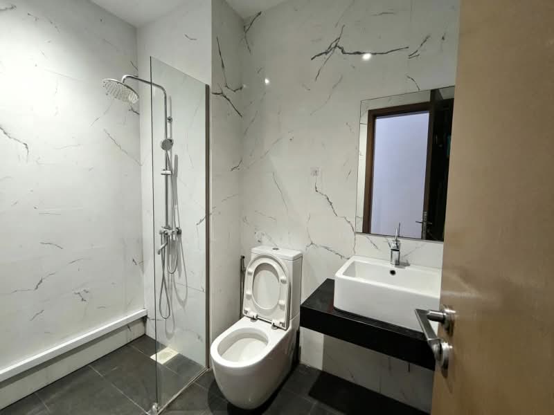 One Robey, 1 Robey Crescent, 4 Bedrooms, 1,195 sqft, Condominium For Sale, by HL Chow, 500179786 - Bathroom - PropertyGuru.com.sg