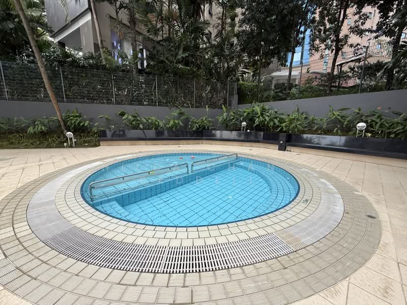 Elizabeth Heights, 57 Cairnhill Road, 4 Bedrooms, 2,530 sqft, Condominium For Sale, by Hilda Chan- Peddell, 500179792 - Small Pool - PropertyGuru.com.sg