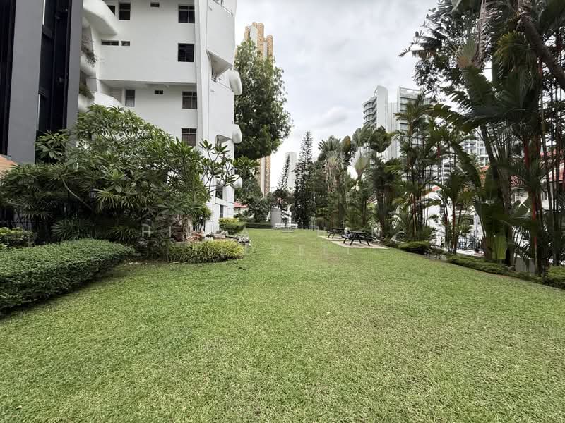 Elizabeth Heights, 57 Cairnhill Road, 4 Bedrooms, 2,530 sqft, Condominium For Sale, by Hilda Chan- Peddell, 500179792 - GARDEN - PropertyGuru.com.sg