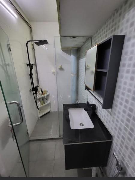 846 Jurong West Street 81, 846 Jurong West Street 81, Boon Lay / Jurong / Tuas, 3 Bedrooms, 1,200 sqft, HDB Flat For Rent, by Steve Ng Chih Wei, 500179796 - Bathroom - PropertyGuru.com.sg