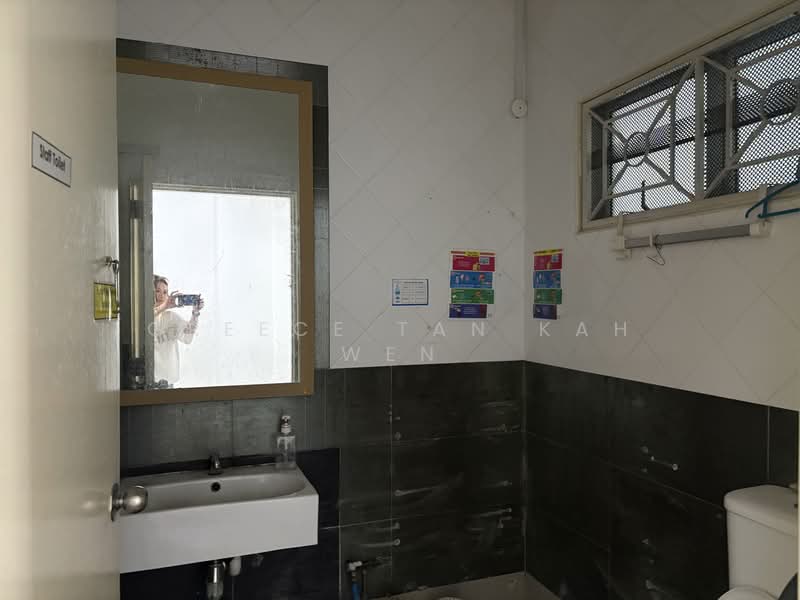 Kim Keat House, 60 Kim Keat Road, 2,500 sqft, Shop / Shophouse For Rent, by Greece Tan Kah Wen, 500179797 - Bathroom - CommercialGuru.com.sg