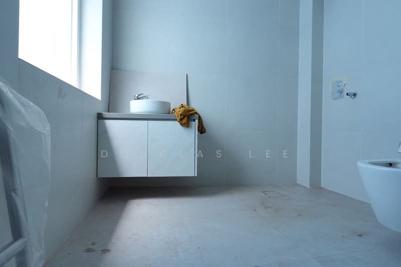 Pagoda Street/ Trengannu St/ Temple St, Pagoda Street/ Trengannu St/ Temple St, 6,292 sqft, Shop / Shophouse For Rent, by Douglas Lee, 500179813 - Bathroom - CommercialGuru.com.sg