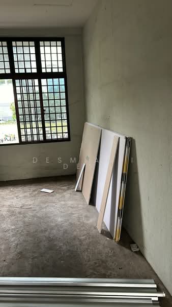 3 STOREY SHOPHOUSE RESIDENTIAL W/COMMERCIAL 1ST STOREY, Birch Road, 2,774 sqft, Shop / Shophouse For Sale, by Desmiarti Desi, 500179820 - Interior - CommercialGuru.com.sg