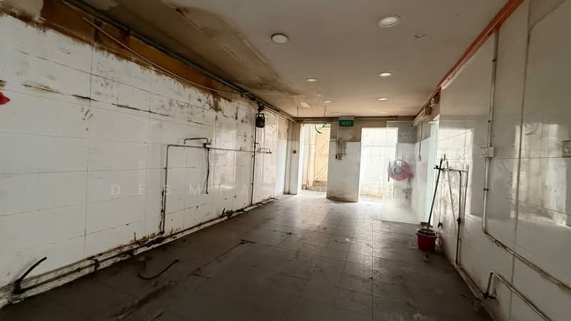 3 STOREY SHOPHOUSE RESIDENTIAL W/COMMERCIAL 1ST STOREY, Birch Road, 2,774 sqft, Shop / Shophouse For Sale, by Desmiarti Desi, 500179820 - Interior - CommercialGuru.com.sg
