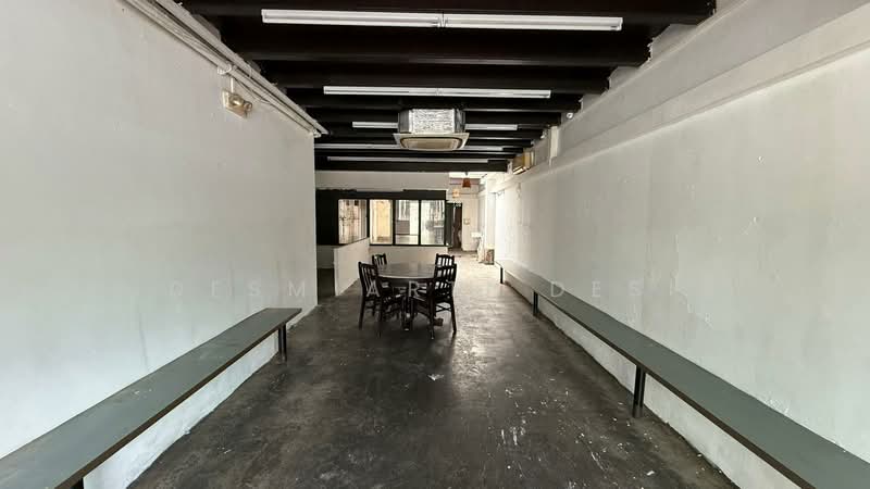 3 STOREY SHOPHOUSE RESIDENTIAL W/COMMERCIAL 1ST STOREY, Birch Road, 2,774 sqft, Shop / Shophouse For Sale, by Desmiarti Desi, 500179820 - Interior - CommercialGuru.com.sg