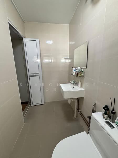 867A Tampines Street 83, 867A Tampines Street 83, 3 Bedrooms, 1,572 sqft, HDB Flat For Sale, by Sharon Anne Robert, 500179823 - Bathroom - PropertyGuru.com.sg