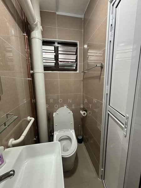 867A Tampines Street 83, 867A Tampines Street 83, 3 Bedrooms, 1,572 sqft, HDB Flat For Sale, by Sharon Anne Robert, 500179823 - Bathroom - PropertyGuru.com.sg