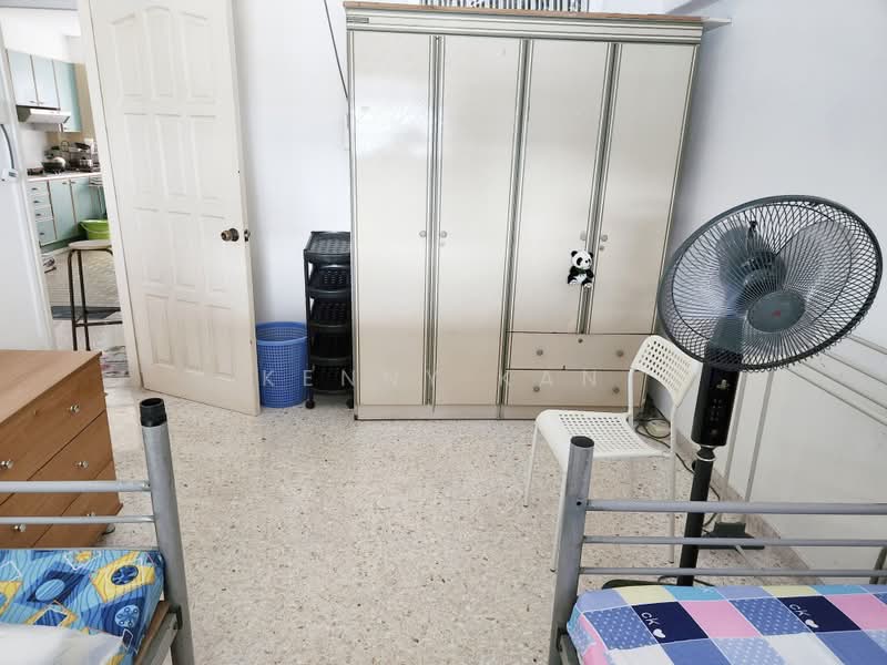 807 Tampines Avenue 4, 807 Tampines Avenue 4, Room Rental, 100 sqft, HDB Flat For Rent, by Kenny Kan, 500179831 - Bedroom - PropertyGuru.com.sg