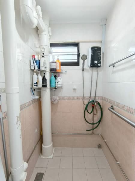 226 Lorong 8 Toa Payoh, 226 Lorong 8 Toa Payoh, Room Rental, 100 sqft, HDB Flat For Rent, by Kenny Kan, 500179832 - Bathroom - PropertyGuru.com.sg