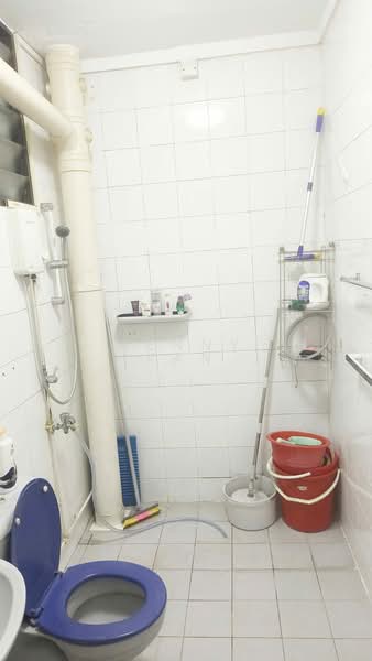 615 Woodlands Avenue 4, 615 Woodlands Avenue 4, Room Rental, 100 sqft, HDB Flat For Rent, by Kenny Kan, 500179836 - Bathroom - PropertyGuru.com.sg