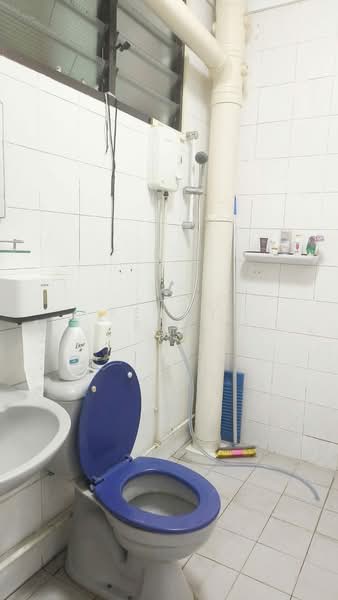615 Woodlands Avenue 4, 615 Woodlands Avenue 4, Room Rental, 100 sqft, HDB Flat For Rent, by Kenny Kan, 500179836 - Bathroom - PropertyGuru.com.sg