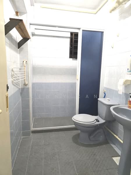 763 Bedok Reservoir View, 763 Bedok Reservoir View, Room Rental, 100 sqft, HDB Flat For Rent, by Kenny Kan, 500179851 - Bathroom - PropertyGuru.com.sg