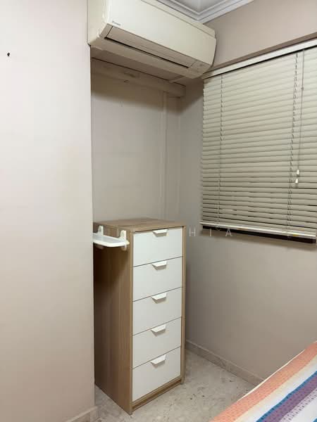 631 Choa Chu Kang North 6, 631 Choa Chu Kang North 6, 3 Bedrooms, 1,216 sqft, HDB Flat For Sale, by Cris Chia, 500179861 - Bedroom - PropertyGuru.com.sg