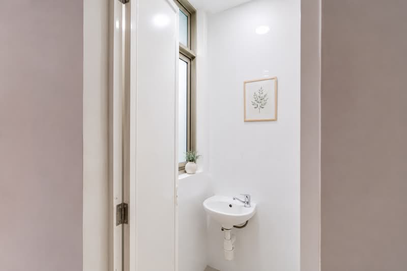 Sol Acres, 8 Choa Chu Kang Grove, 3 Bedrooms, 1,066 sqft, Executive Condominium For Sale, by John Lee, 500179864 - Bathroom - PropertyGuru.com.sg