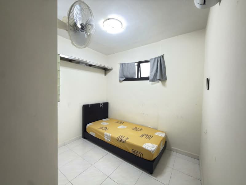 341A Sembawang Close, 341A Sembawang Close, Room Rental, 120 sqft, HDB Flat For Rent, by Jeffrey Pang, 500179876 - Bedroom 3 - PropertyGuru.com.sg