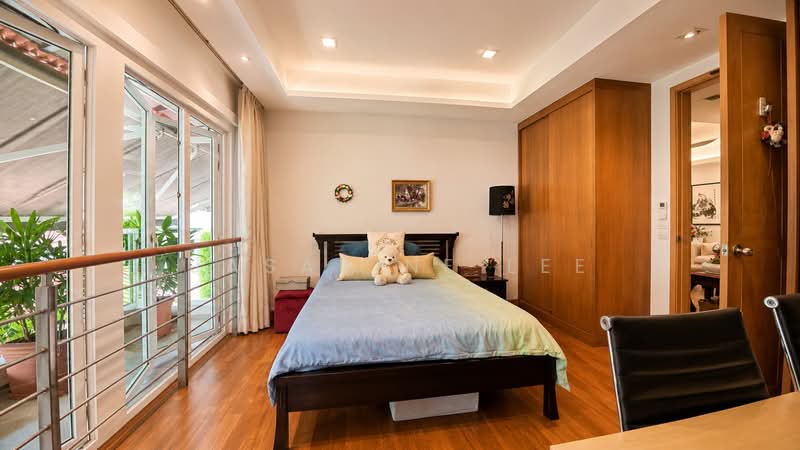 ⭐⭐LANDED7772 @ 2-storey Detached Freehold in District 15 with Move In Condition, , 5 Bedrooms, 4,900 sqft, Detached House For Sale, by Jasarine Lee, 500179880 - Bedroom - PropertyGuru.com.sg