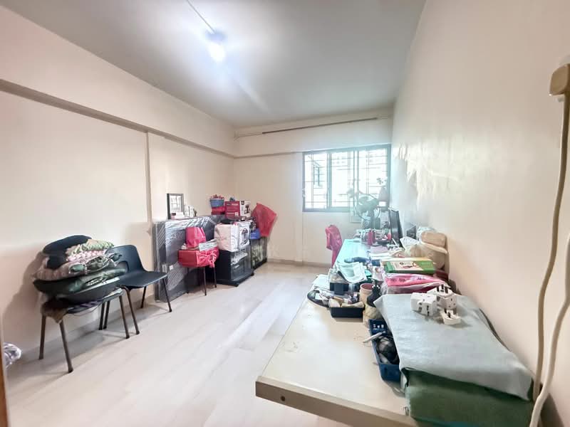 137 Lorong Ah Soo, 137 Lorong Ah Soo, 3 Bedrooms, 1,119 sqft, HDB Flat For Sale, by Chloe Leong (廖欣燕), 500179882 - Bedroom - PropertyGuru.com.sg