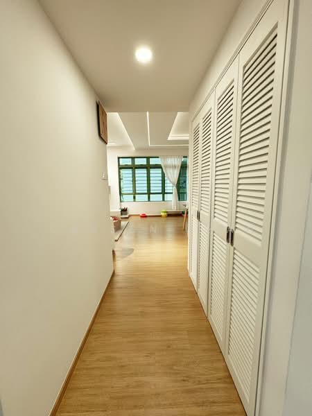 Windermere, 20 Choa Chu Kang Street 64, 3 Bedrooms, 1,453 sqft, Condominium For Rent, by Carson Chan, 500179890 - Corridor - PropertyGuru.com.sg
