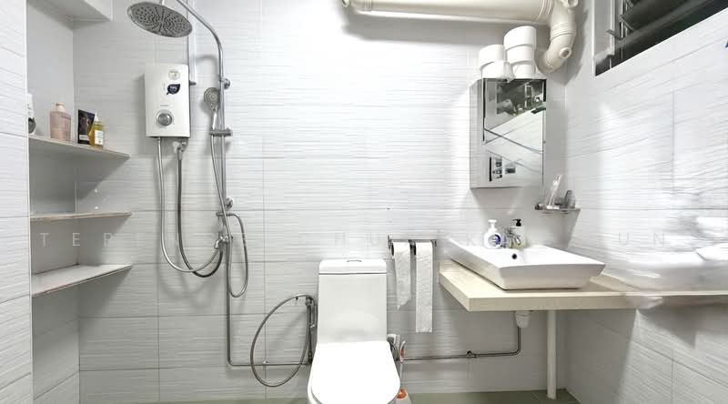 690 Jurong West Central 1, 690 Jurong West Central 1, 3 Bedrooms, 1,066 sqft, HDB Flat For Sale, by Terence Chua Kai Lun, 500179902 - Bathroom - PropertyGuru.com.sg