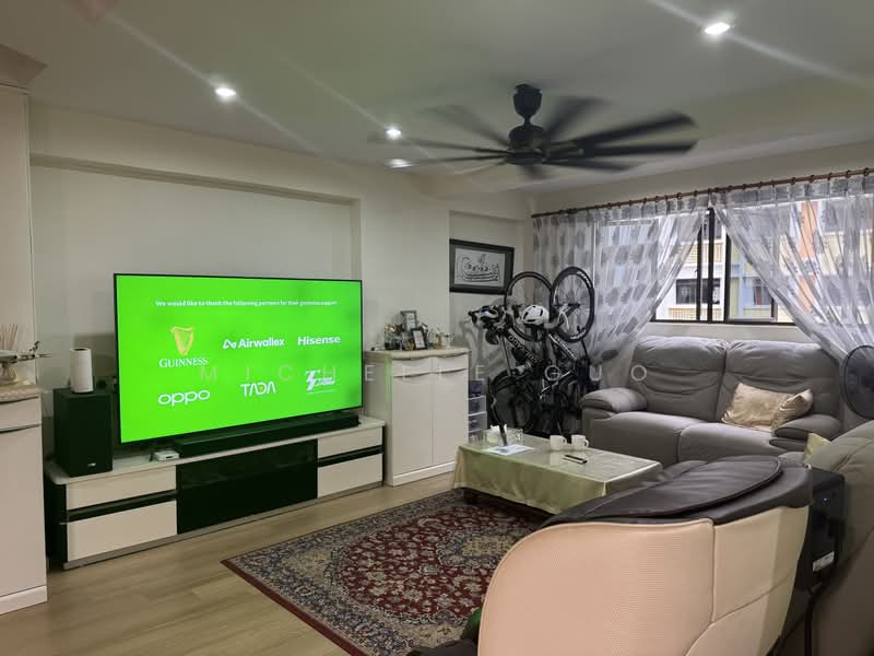 674A Choa Chu Kang Crescent, 674A Choa Chu Kang Crescent, 3 Bedrooms, 1,334 sqft, HDB Flat For Sale, by Michelle Guo, 500179904 - Living Room - PropertyGuru.com.sg