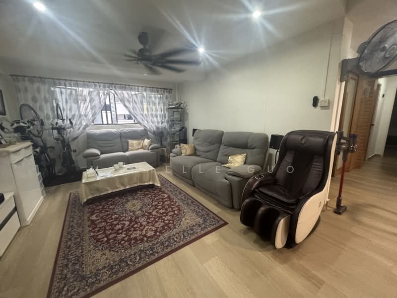 674A Choa Chu Kang Crescent, 674A Choa Chu Kang Crescent, 3 Bedrooms, 1,334 sqft, HDB Flat For Sale, by Michelle Guo, 500179904 - Living Room - PropertyGuru.com.sg