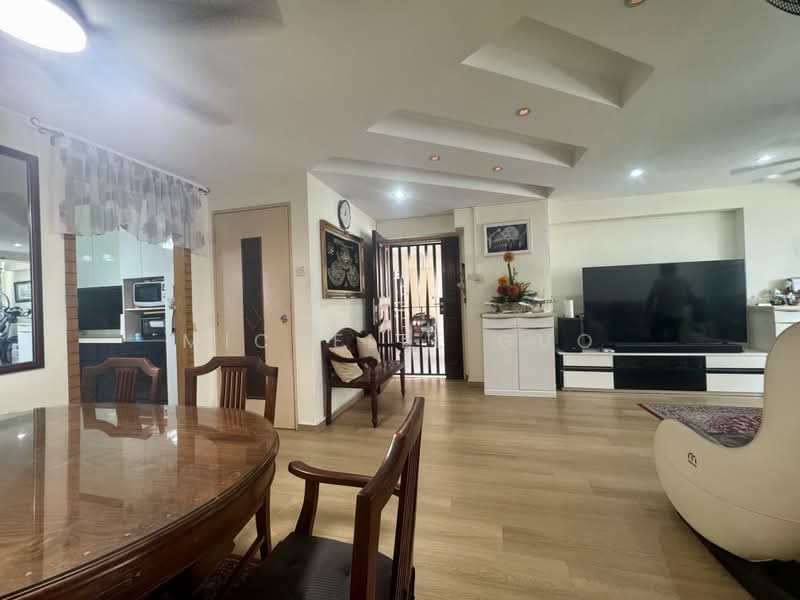 674A Choa Chu Kang Crescent, 674A Choa Chu Kang Crescent, 3 Bedrooms, 1,334 sqft, HDB Flat For Sale, by Michelle Guo, 500179904 - Living Room - PropertyGuru.com.sg